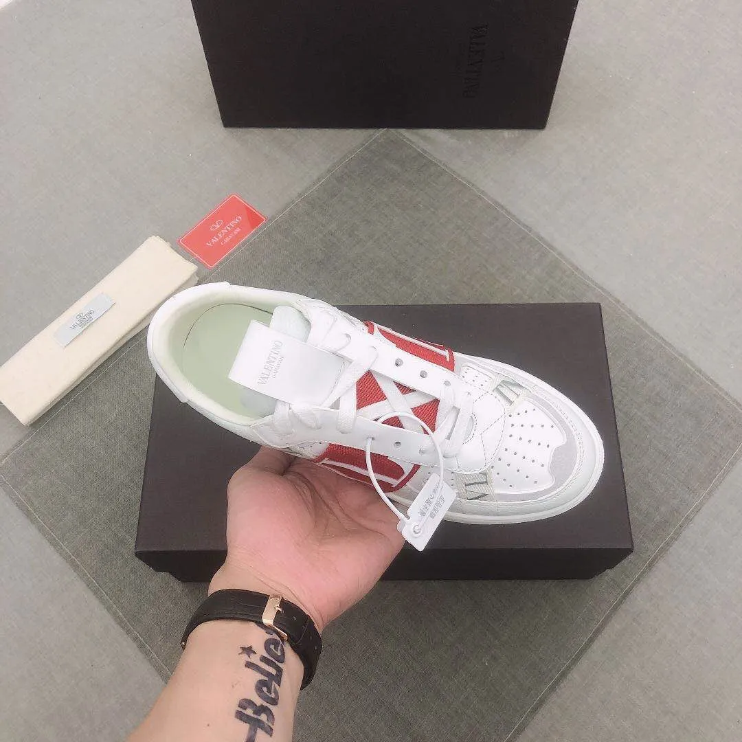 P440▫️V L7N spring and summer 🆕calf leather strap sneakers, no man should be able to refuse this style, classic color, so handsome! Purchase a high-precision replica of the original version to instantly sell off the market currency! 6 VLTN logo rubber effect straps - Valentino Garavani Logo printed on the back and tongue, all materials are customized to ensure quality! Size: 38/45 No. 018